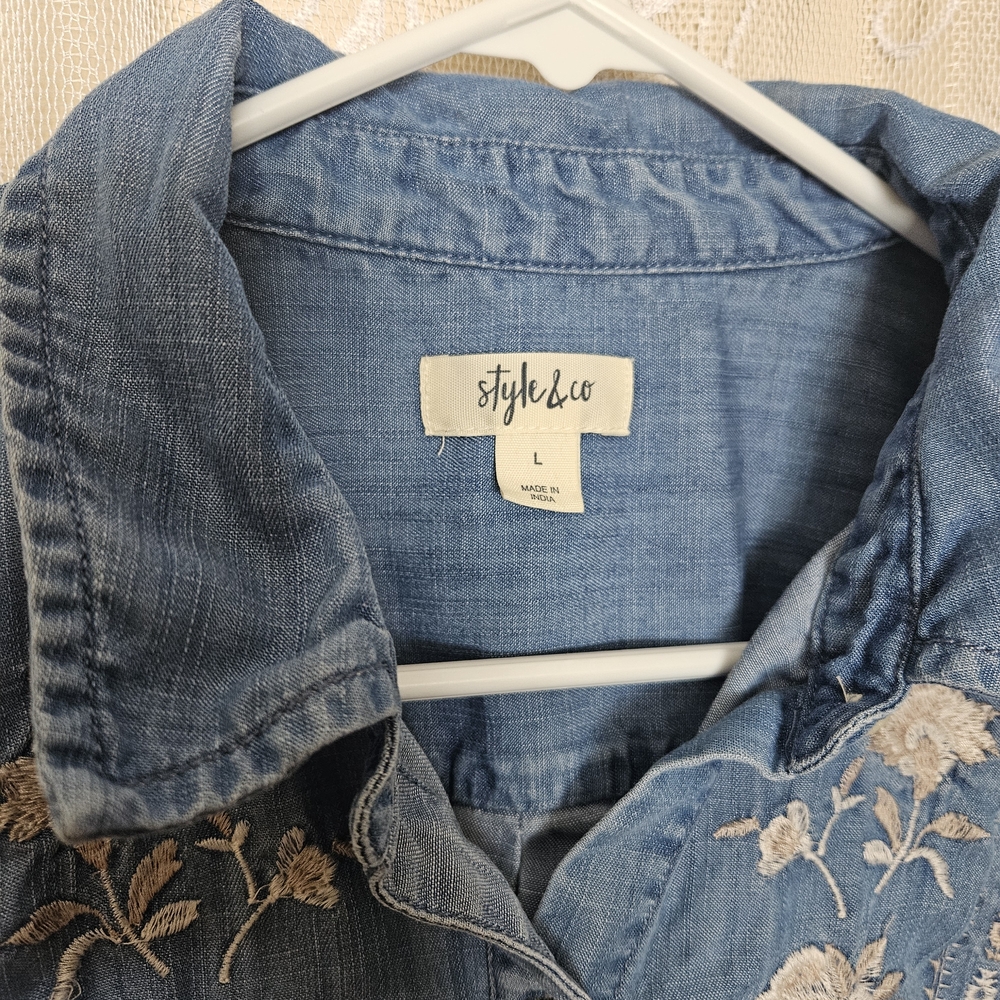 Floral Embroidered Denim Shirt - Picture 3 of 6